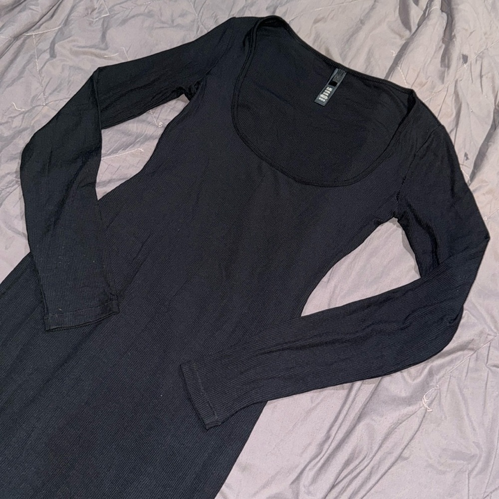 SKIMS SOFT LOUNGE LONG SLEEVE DRESS ‘ONYX’